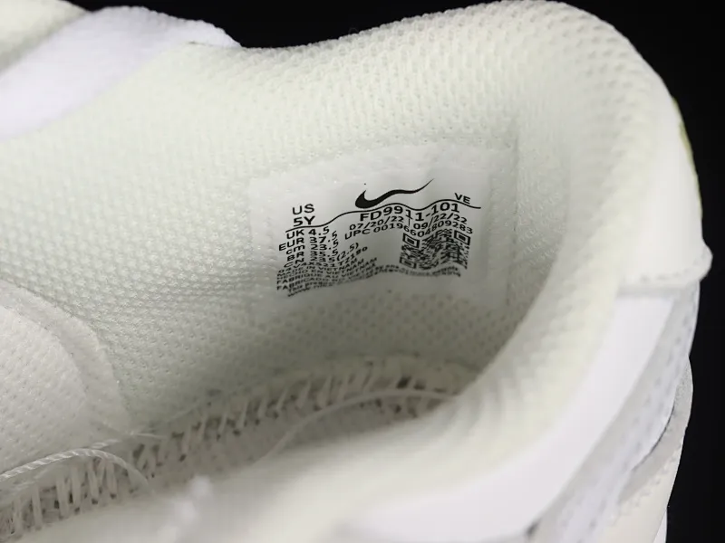 All categories Nk SB Dunk series Nk SB Dunk Low low-top sneakers Nk SB Dunk Low white green SB low-top sports and leisure sneakers FD9911-101